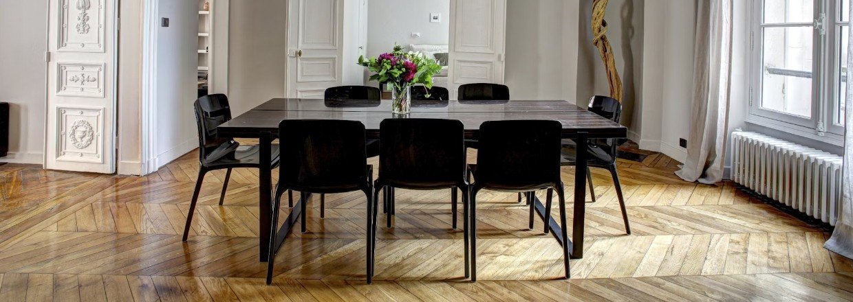 Hvor store skal mine spisebordsstole vre? Sdan finder du ud af det!