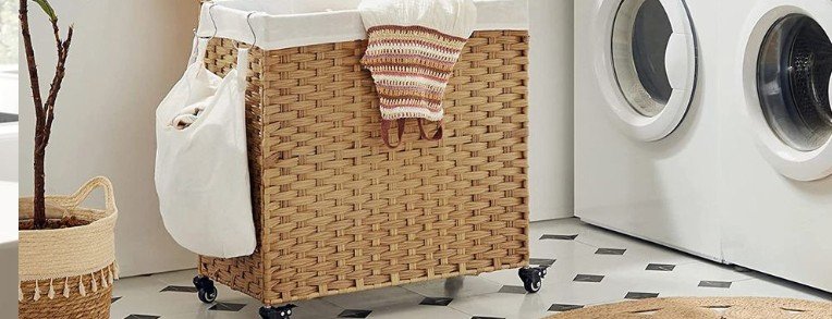 Vasketøjskurv på hjul