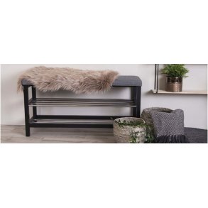 Bænke med skohylder