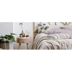 Sengeborde med skuffer