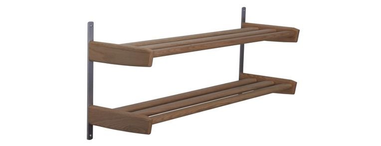 Skoskåp och skoställ i trä