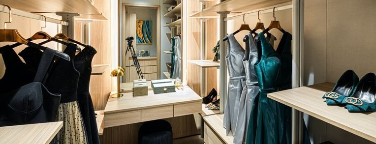 Möbler för Walk-in closet