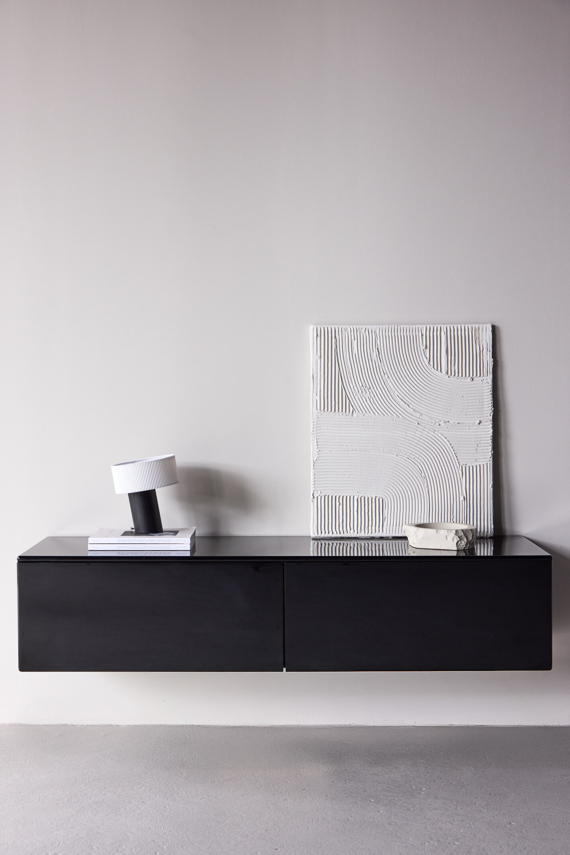 VENTURE DESIGN Fristad TV-bord 160x45x35 cm – MDF med sort blank PU-lak VENTURE DESIGN Fristad TV-bord 160x45x35 cm – MDF med sort blank PU-lak