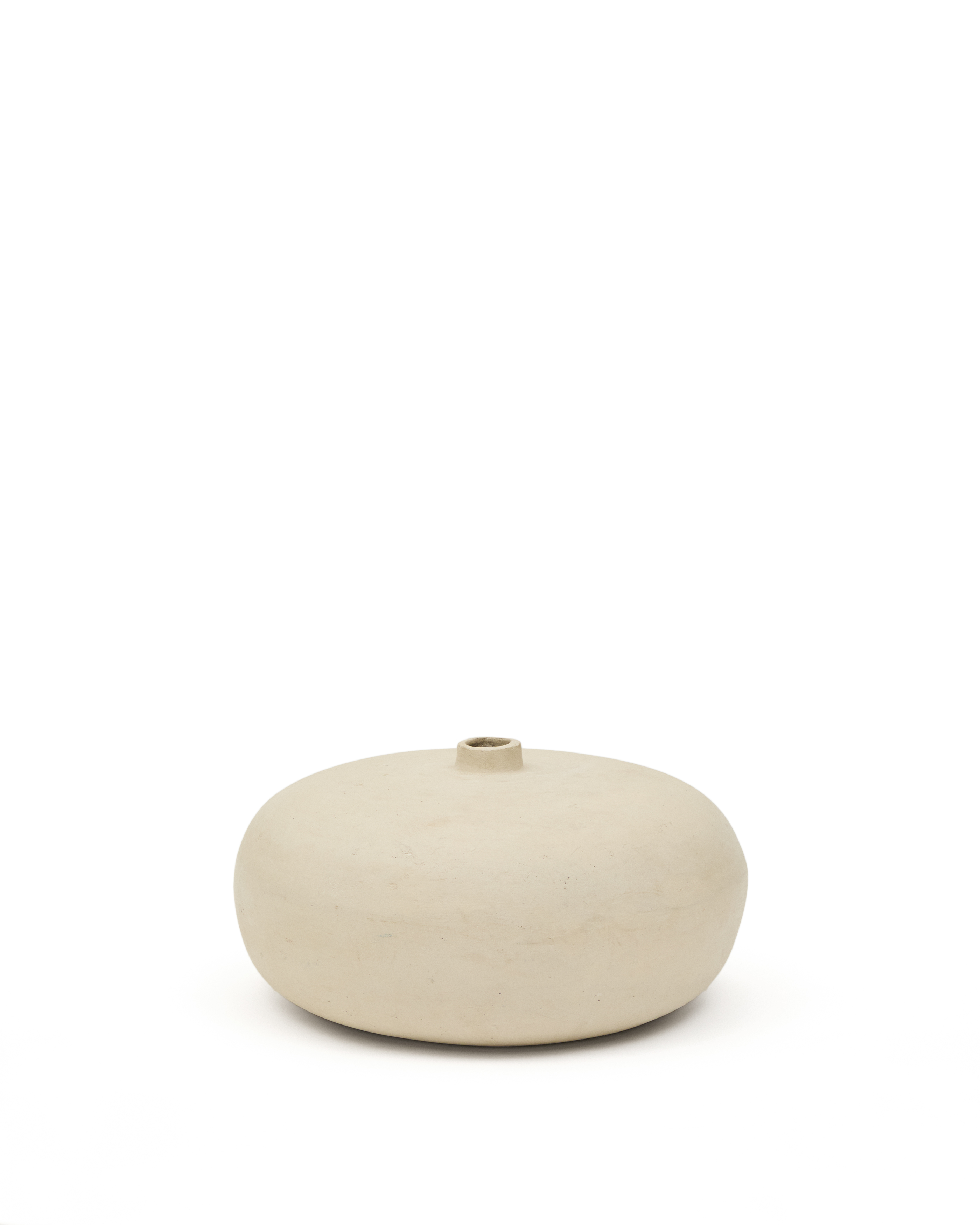 KAVE HOME Nivala deko vase, rund – hvid pap-maché (H:15,5cm)