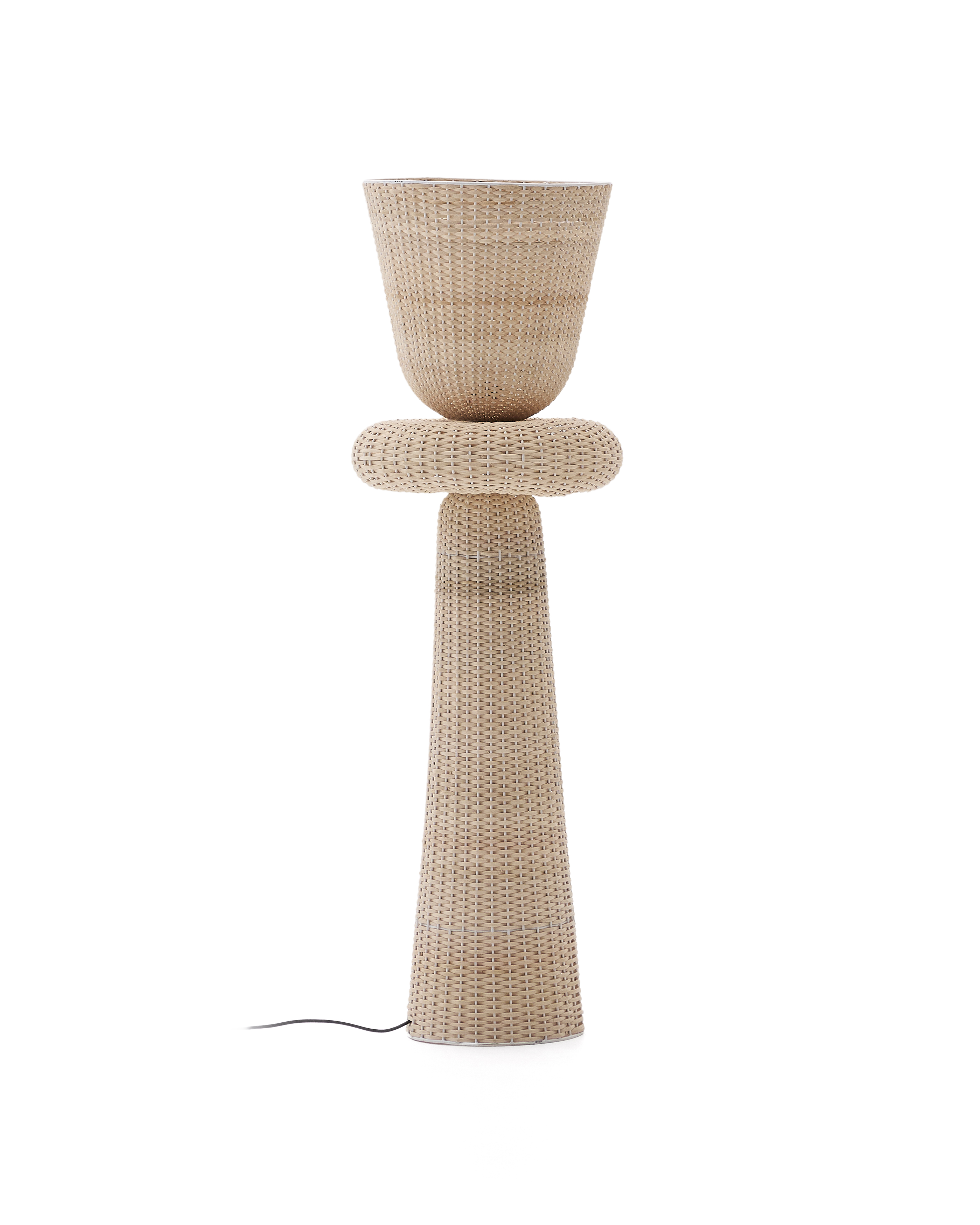 KAVE HOME Neuda golvlampa i rotting med ljus finish