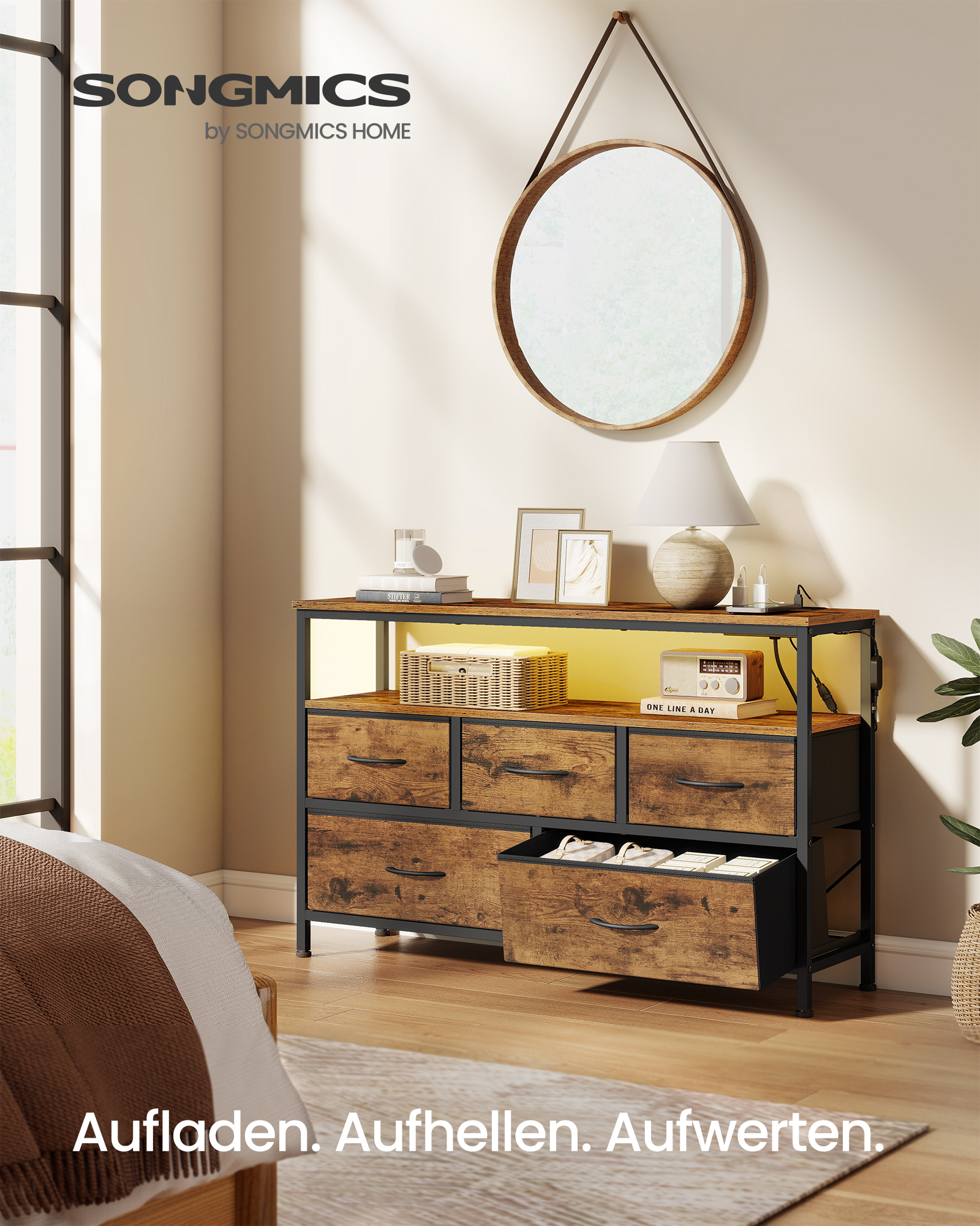 SONGMICS BELLAH Kollektion - Soveværelseskommode, opbevaringsmøbel, justerbar LED-belysning, strømskinne, 1 hylde, 5 skuffer, industriel stil, rustik brun og blæksort LGS723KD01