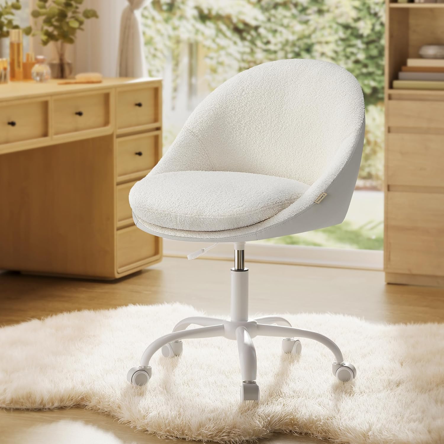 SONGMICS Sherpa makeup-stol til hjemmekontor, kontorstol, skumpolstring, højdejusterbar, til arbejdsværelse, soveværelse, cappuccino beige/cloud white OBG020W01