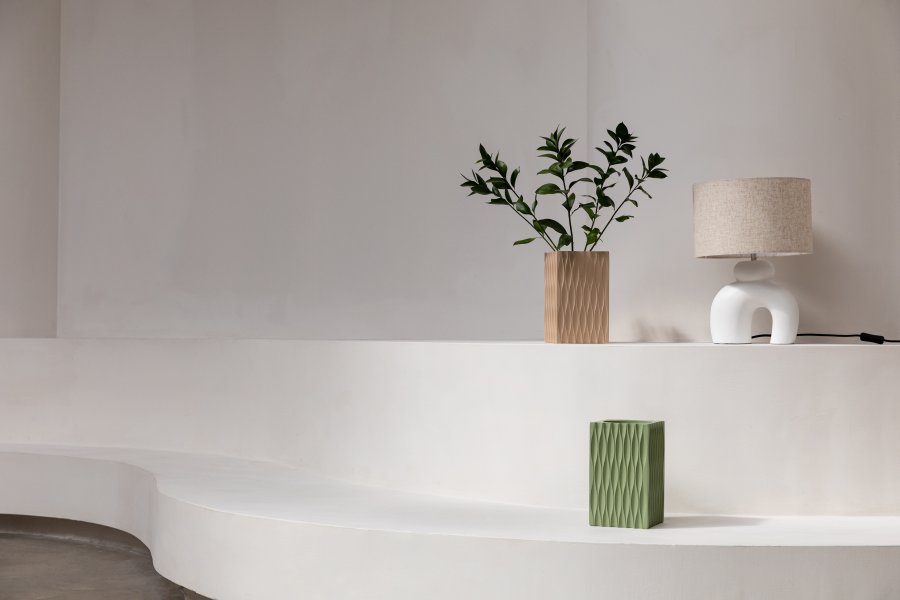 
ZUIVER Bibi bordlampe - krem lin og hvit betong
