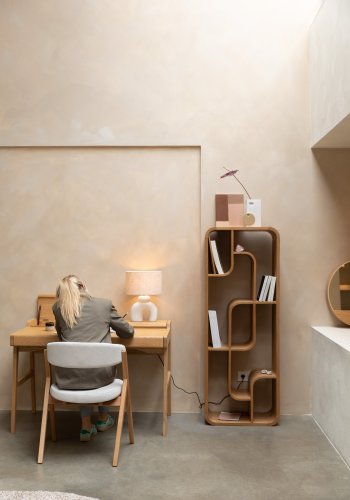 
ZUIVER Bibi bordlampe - krem lin og hvit betong
