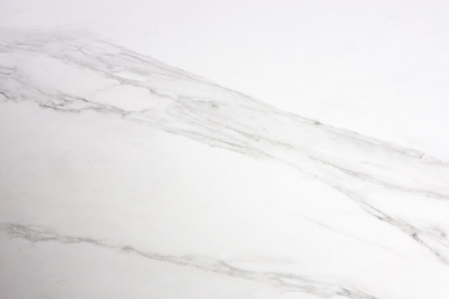 WHITE LABEL LIVING Almira spisebord, ovalt - snhvit matt sintret stein og eikepapirfiner (200x90)