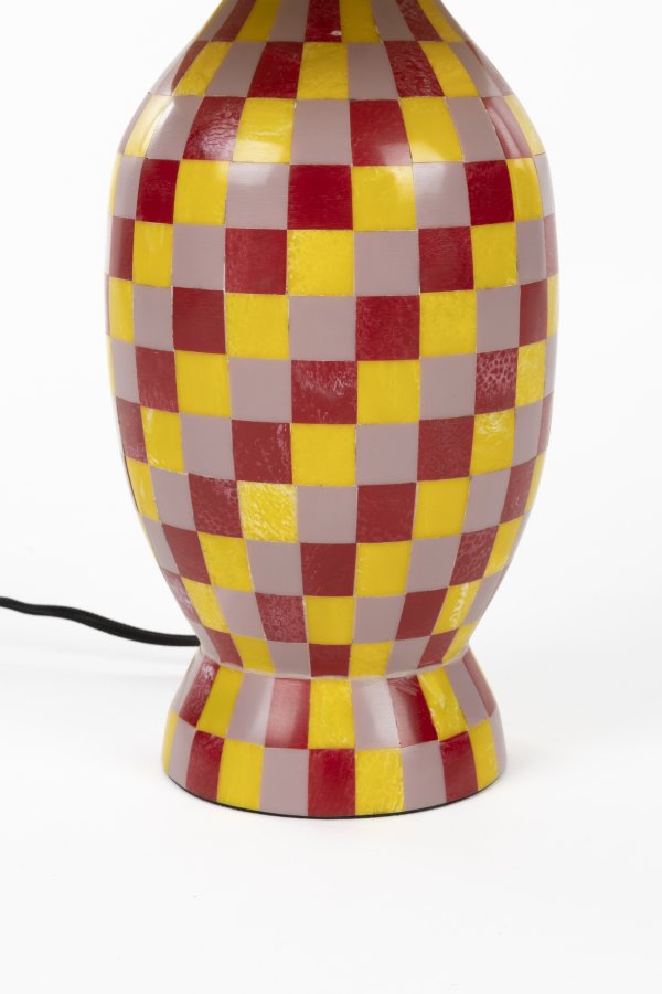 BOLD MONKEY Var inte r&auml;dd f&ouml;r f&auml;rg Bordslampa Gul