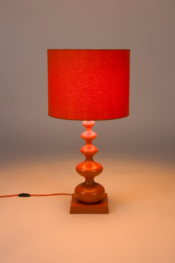 BOLD MONKEY N&auml;r Orange &auml;r Kung Bordslampa