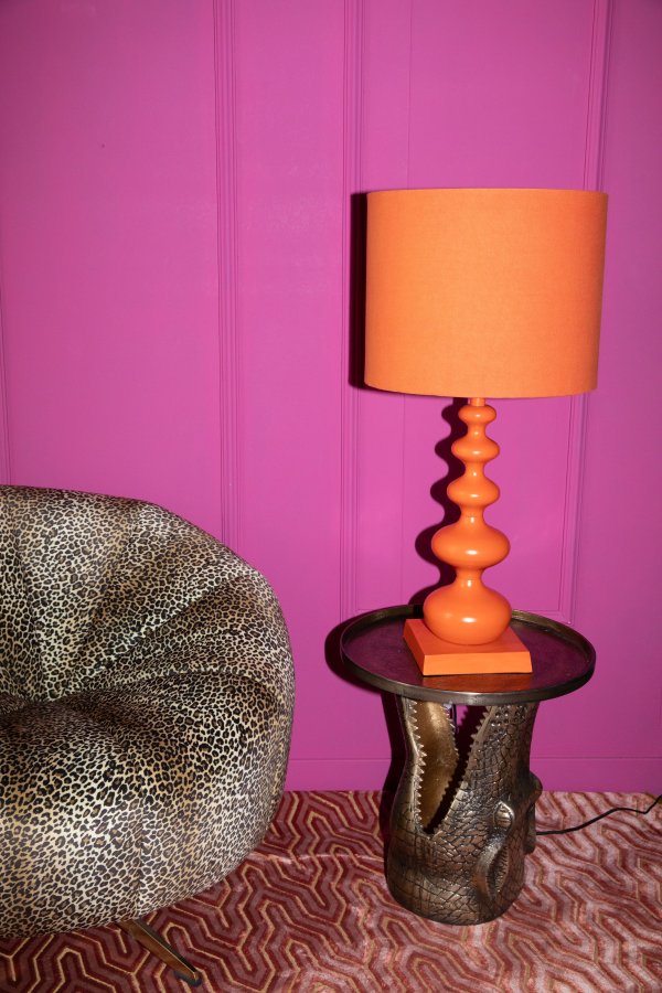 BOLD MONKEY N&auml;r Orange &auml;r Kung Bordslampa