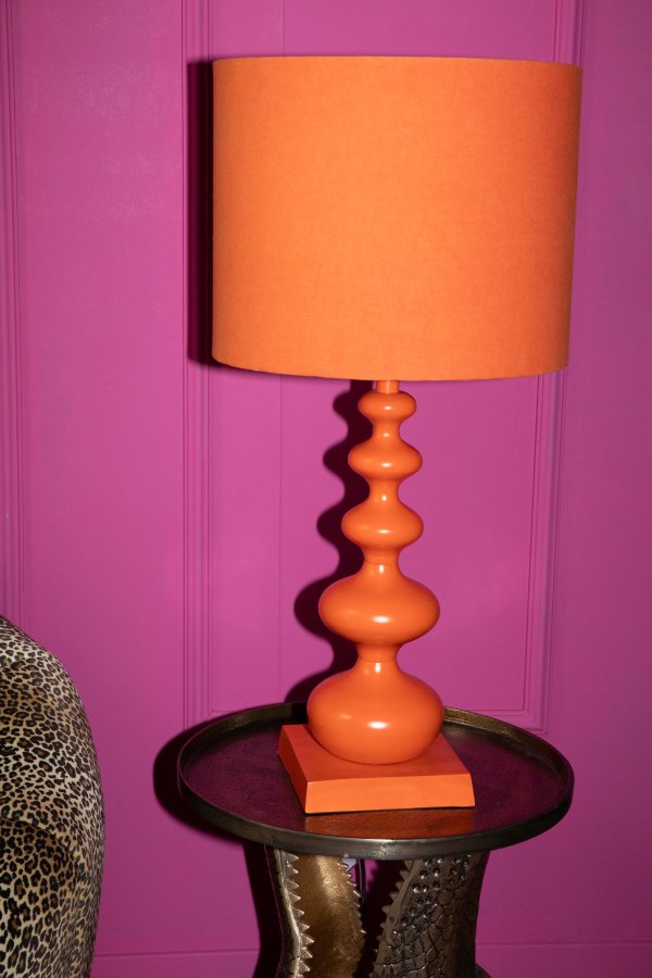 BOLD MONKEY N&auml;r Orange &auml;r Kung Bordslampa