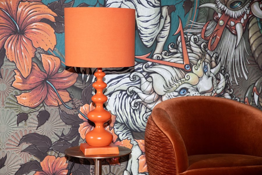 BOLD MONKEY N&auml;r Orange &auml;r Kung Bordslampa