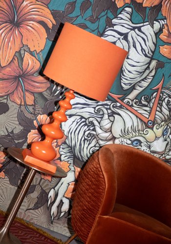 BOLD MONKEY N&auml;r Orange &auml;r Kung Bordslampa