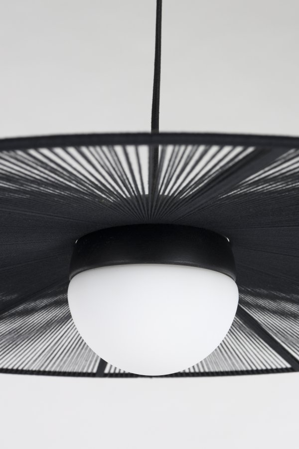 ZUIVER Gulvlampe Belle Svart