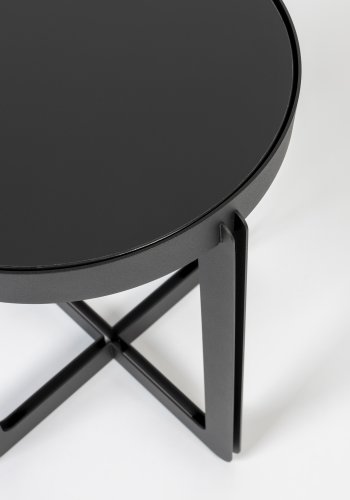 ZUIVER sidebord i midten, svart