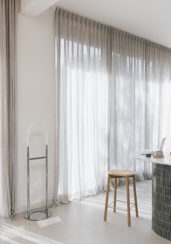 ZUIVER Golvlampa B�g Krom