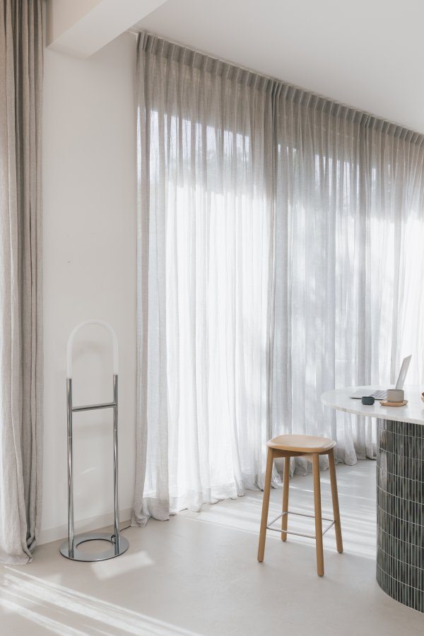 ZUIVER Golvlampa B�g Krom