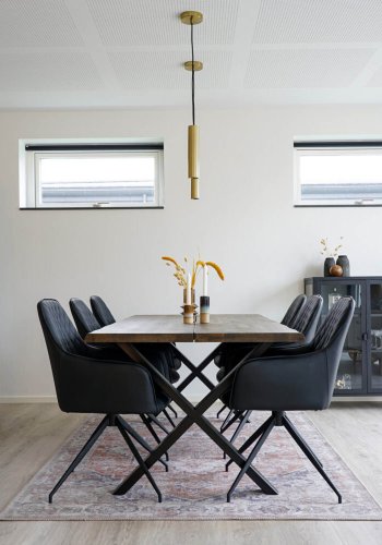 HOUSE NORDIC Harbo spisebordsstol, med armlener og svingfunksjon - sort PU og metall