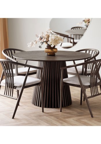 HOUSE NORDIC Agustin spisebordsstol, m. arml�n - sand polyester og r�gfarvet egetr�