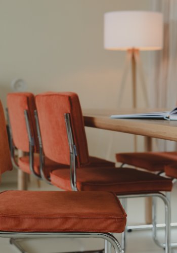 ZUIVER Ridge Rib spisestuestol - oransje flyelspolyester og slvkrom