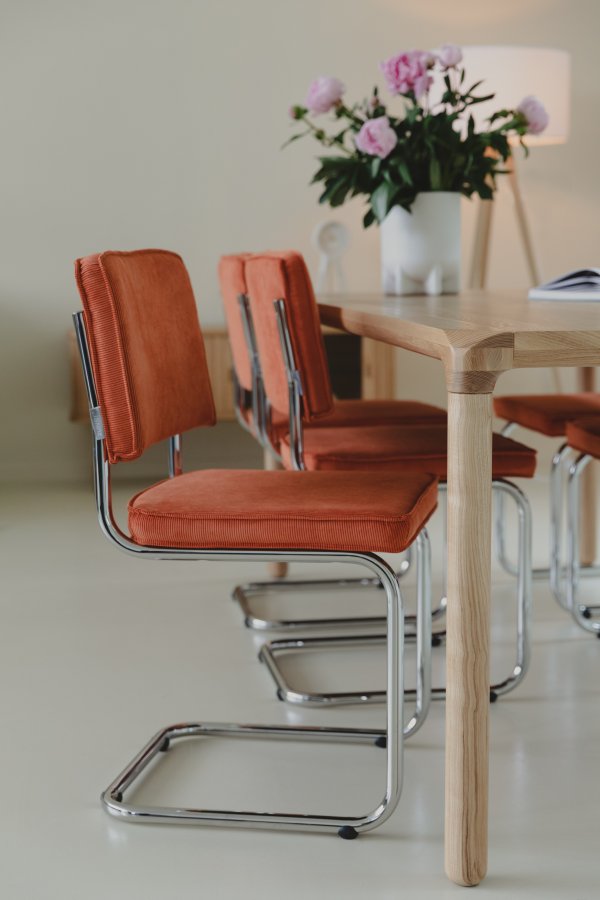 ZUIVER Ridge Rib spisestuestol - oransje flyelspolyester og slvkrom