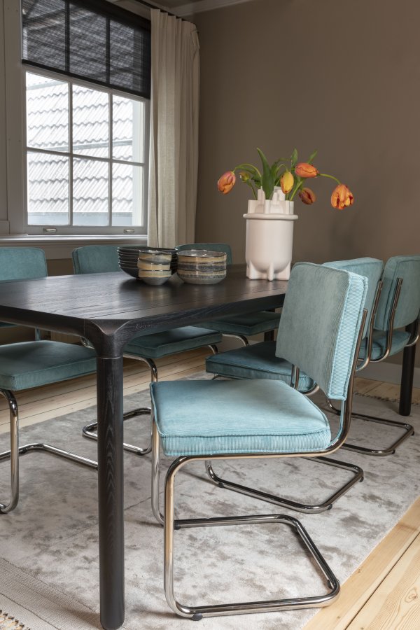 ZUIVER Ridge Rib spisestuestol - bl flyels polyester og slv krom