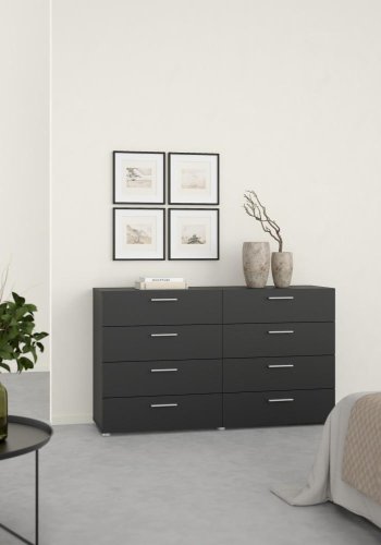 TVILUM Pepe Kommode - Schwarz matt in Eichenstruktur, mit 8 Schubladen