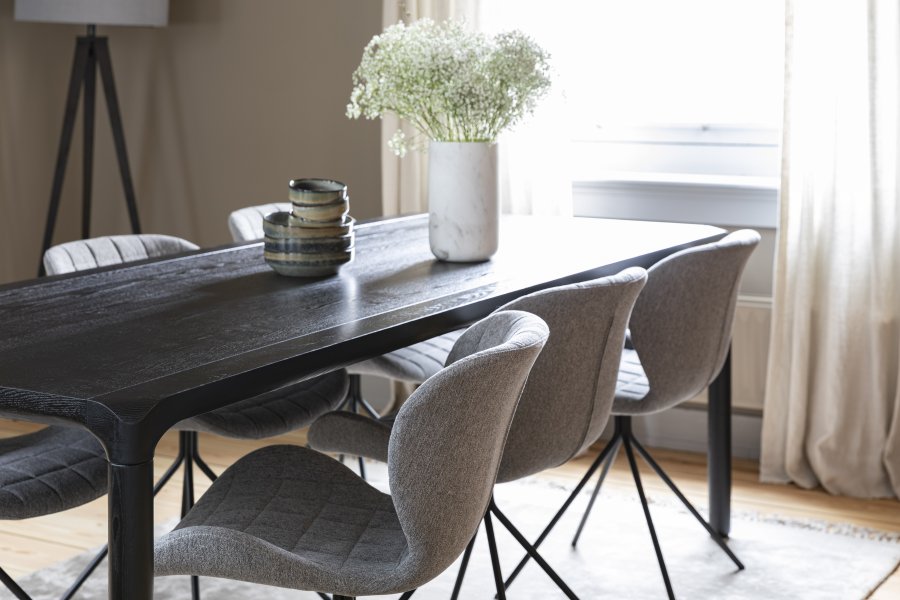 ZUIVER OMG spisestuestol - lys gr polyester og svart jern