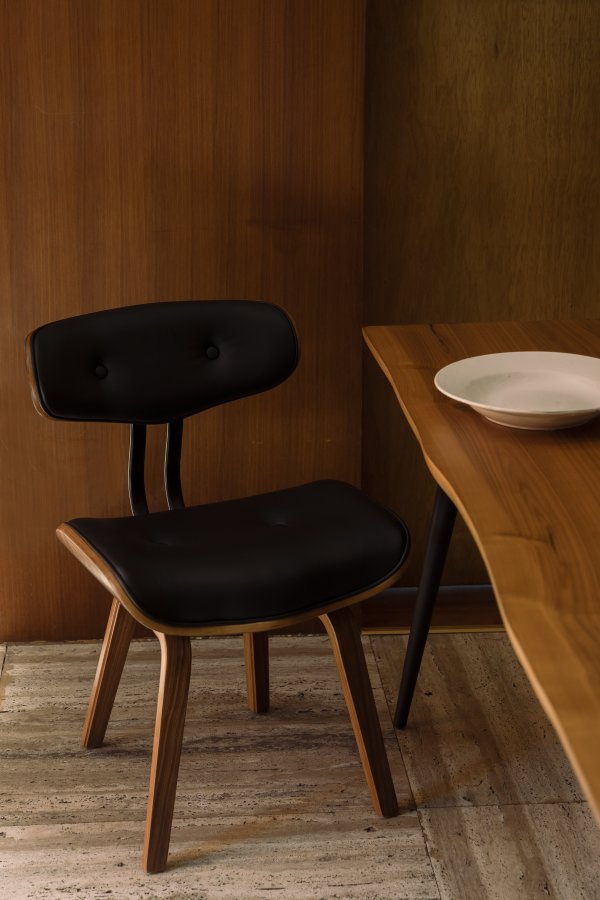 DUTCHBONE Blackwood Esszimmerstuhl - Schwarz- und Walnuss-Eschenholz