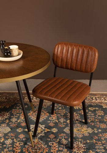 WHITE LABEL LIVING Jake Worn spisestuestol - brunt kunstskinn og eik