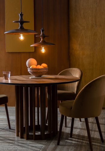 DUTCHBONE Barbara spisestol - kamel flyelsstoff og brunt bketre