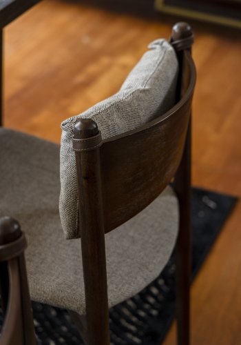 DUTCHBONE Torrance spisestuestol - brunt polyesterstoff og brunt tre