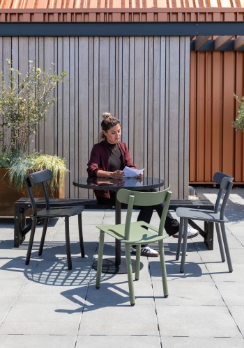 ZUIVER fredagshagestol - grnn aluminium