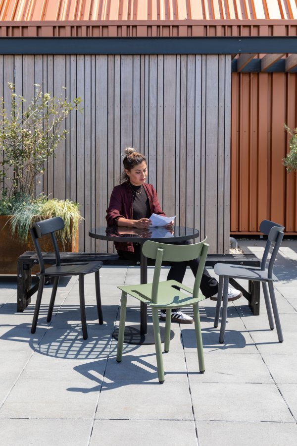 ZUIVER fredagshagestol - grnn aluminium