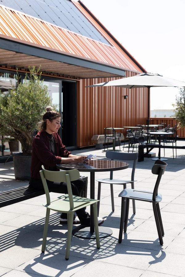 ZUIVER fredagshagestol - grnn aluminium