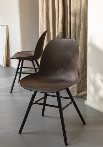 ZUIVER Albert Kuip spisestol - brun plast/resirkulert kaffegrut og svart asketre