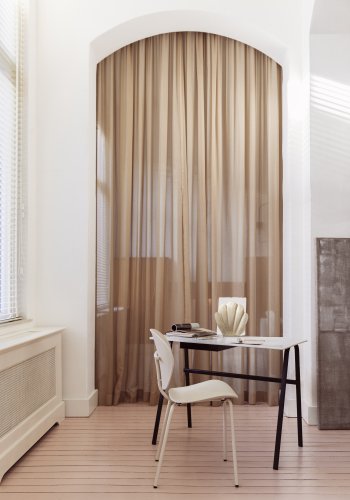 ZUIVER Ocean Rice spisestuestol - beige resirkulert plast fra havet og beige metall