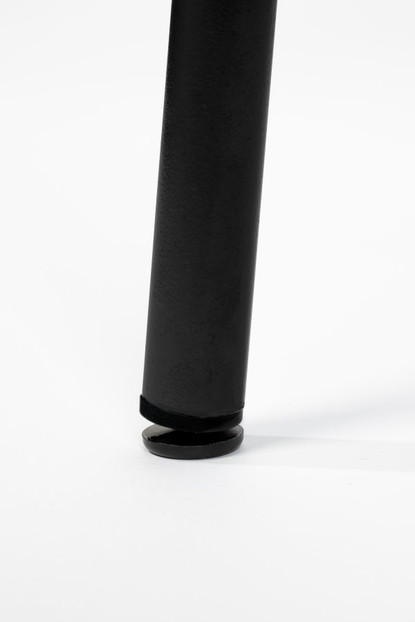 ZUIVER Ocean Pirate spisestuestol - svart resirkulert plast fra havet og sort metall