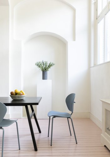 ZUIVER Ocean spisestuestol - havbl resirkulert plast fra havet og havbltt metall