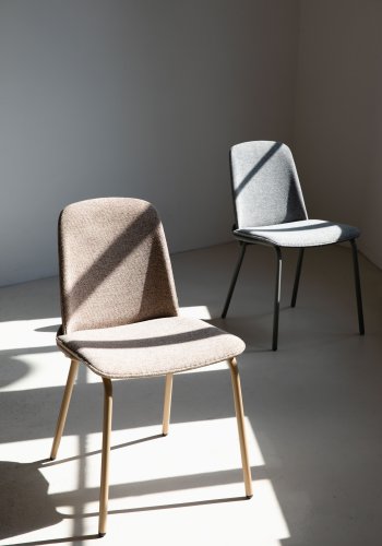 ZUIVER Clip spisestuestol - gr polyester, eikefiner og metall