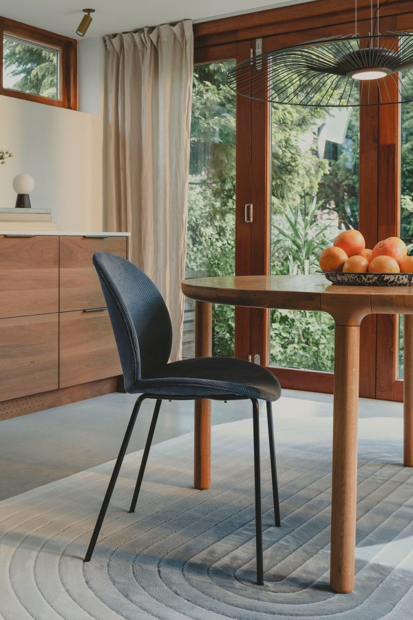 ZUIVER Bonnet spisestuestol - grbltt flyelsstoff og sort metall