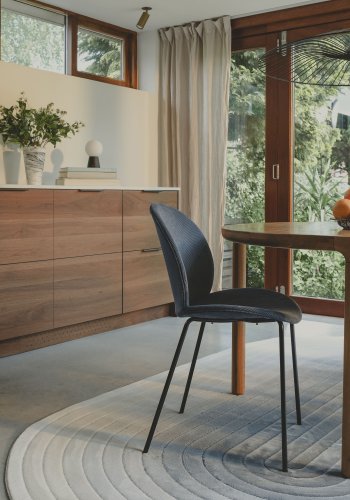 ZUIVER Bonnet spisestuestol - grbltt flyelsstoff og sort metall