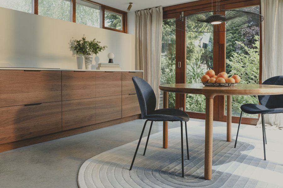 ZUIVER Bonnet spisestuestol - grbltt flyelsstoff og sort metall