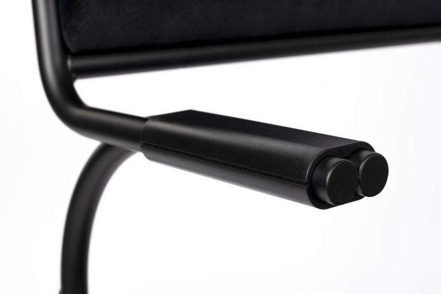 ZUIVER Alba lenestol, med armlener - svart flyel og sort metall