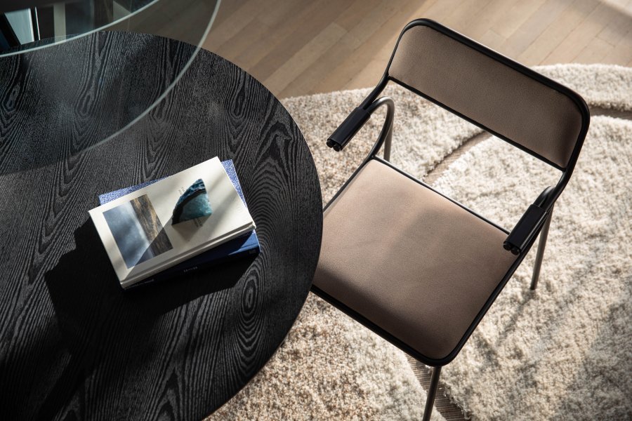 ZUIVER Alba lenestol, med armlener - beige flyel og sort metall