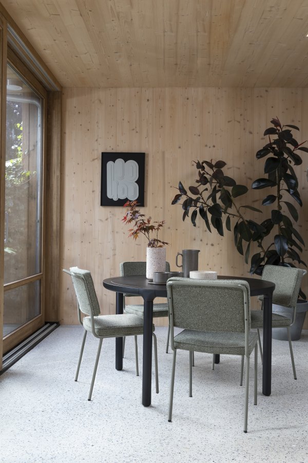 ZUIVER Buddy spisebordstol - olivengrnt boucléstoff og olivengrnt metall