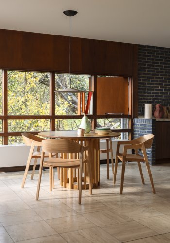 DUTCHBONE Westlake spisebordstol, med armlener - naturlig eik og kryssfiner